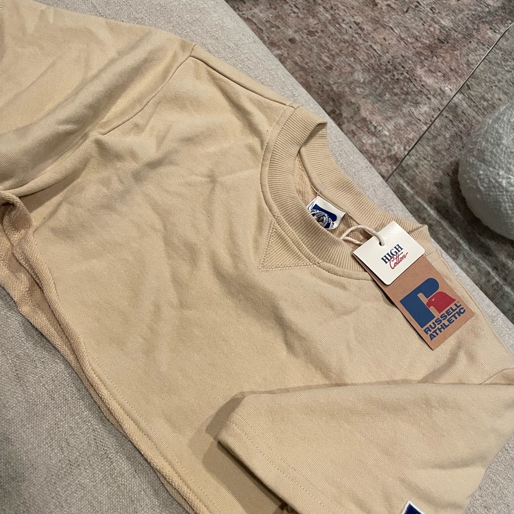 Russel athletics tan crop top